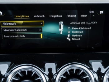 Mercedes-Benz GLA 250 e AMG Night Distronic Kamera HeadUp