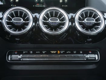 Mercedes-Benz GLA 250 e AMG Night Distronic Kamera HeadUp