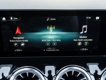 Mercedes-Benz GLA 250 e AMG Night Distronic Kamera HeadUp