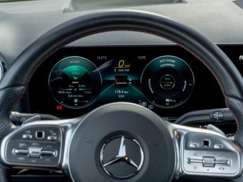 Mercedes-Benz GLA 250 e AMG Night Distronic Kamera HeadUp