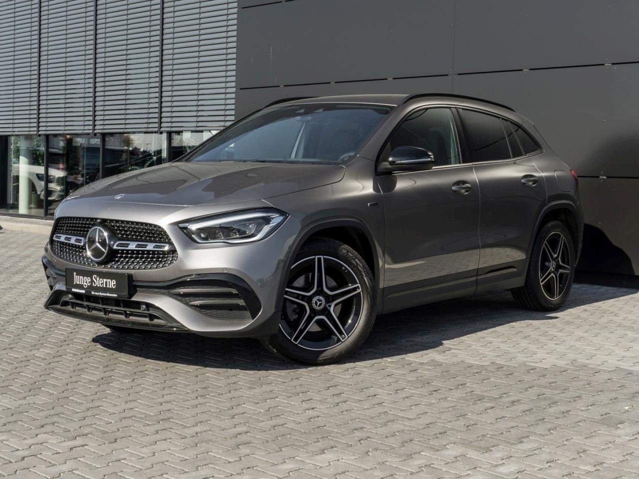 Mercedes-Benz GLA 250 e AMG Night Distronic Kamera HeadUp