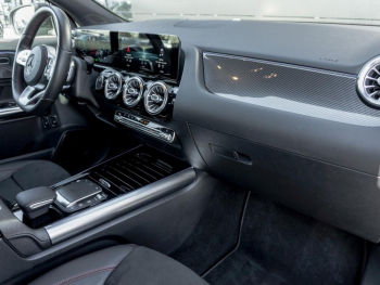 Mercedes-Benz GLA 250 e AMG Night Distronic Kamera HeadUp
