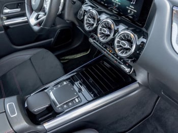 Mercedes-Benz GLA 250 e AMG Night Distronic Kamera HeadUp