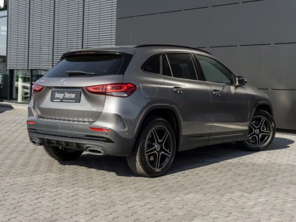 Mercedes-Benz GLA 250 e AMG Night Distronic Kamera HeadUp Mercedes-Benz GLA 250 e AMG Night Distronic Kamera HeadUp