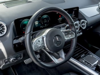 Mercedes-Benz GLA 250 e AMG Night Distronic Kamera HeadUp