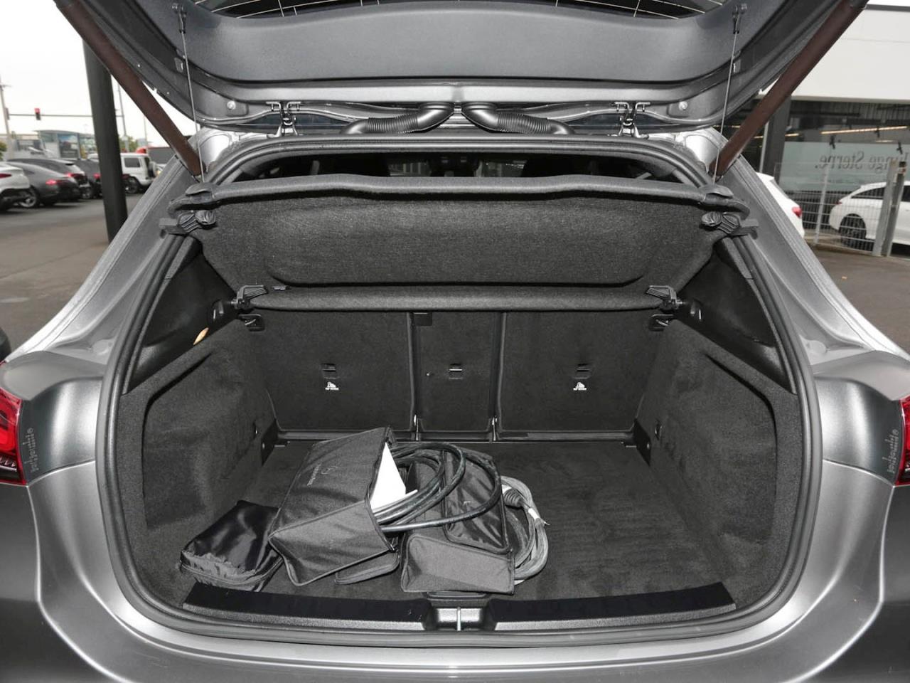 Mercedes-Benz GLA 250 e AMG Night Distronic Memory 360° AHK