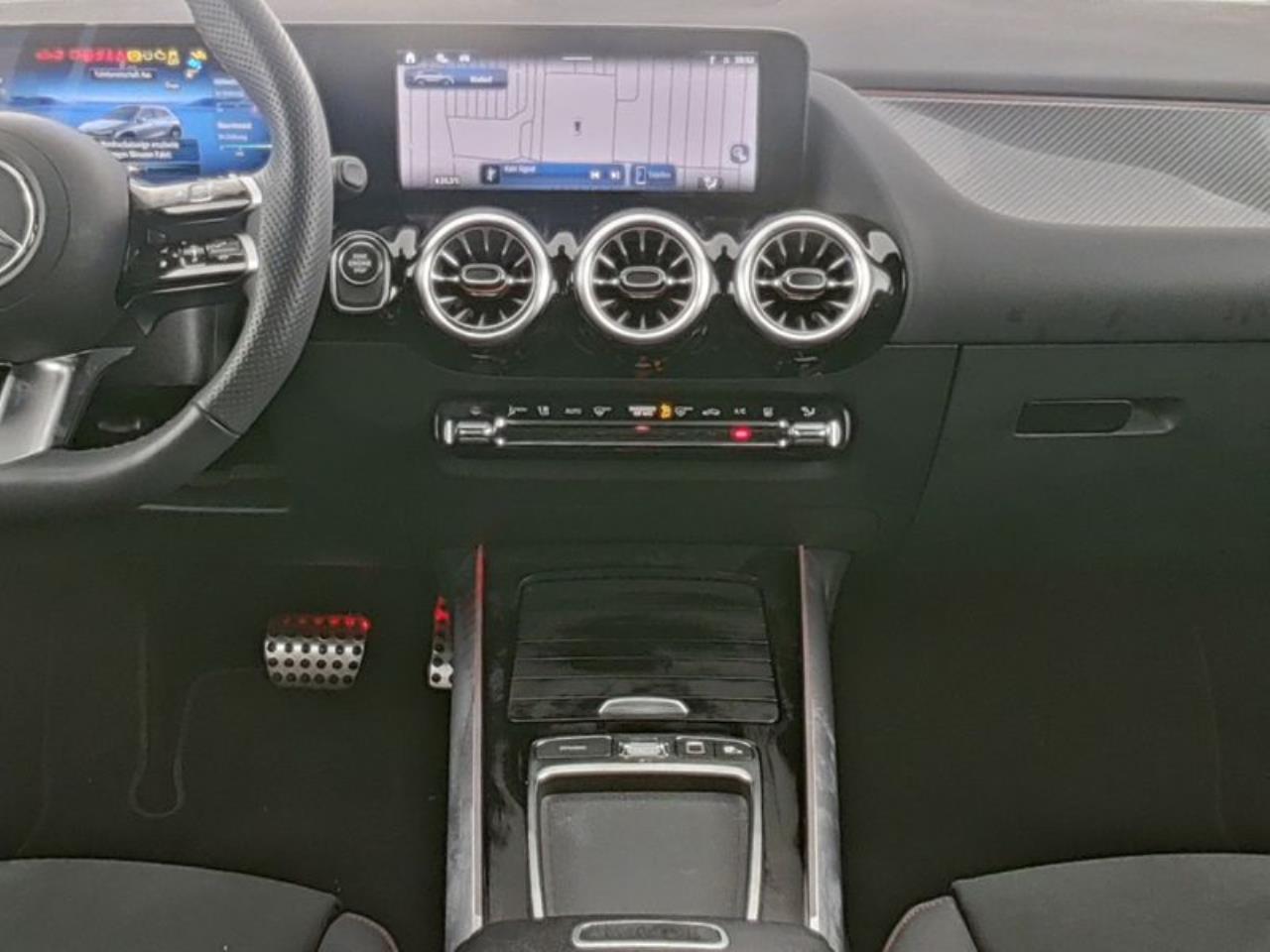 Mercedes-Benz GLA 250 e AMG Night Navi-Prem. AHK Memory EasyP