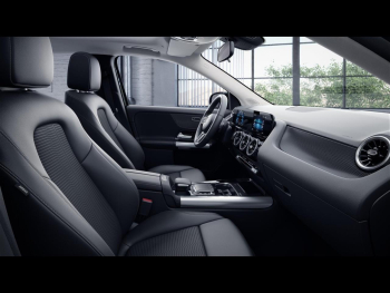 Mercedes-Benz GLA 250 e Progressive Panorama AHK ParkP LED