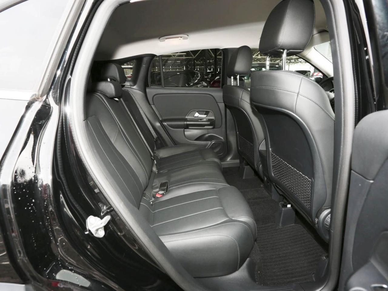 Mercedes-Benz GLA 250 e Style MBUX Navi Multikontur EasyPack