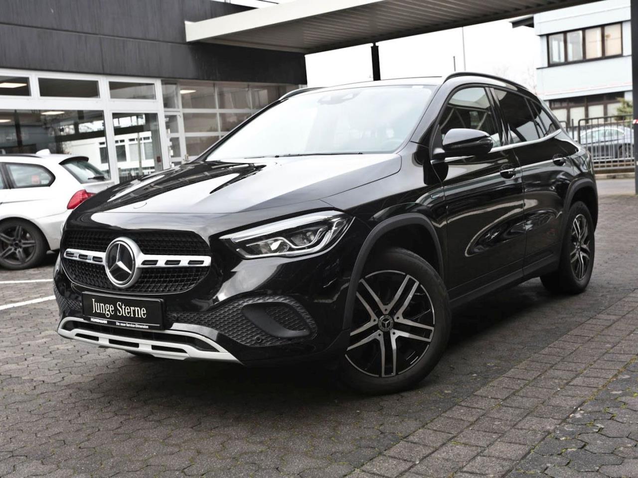 Mercedes-Benz GLA 250 e Style MBUX Navi Multikontur EasyPack
