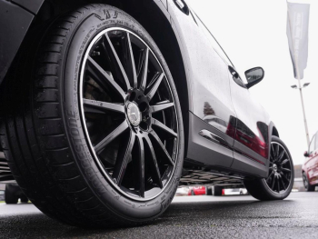 Mercedes-Benz GLA 250 e AMG Night MBUX Navi ParkPaket Totwinkel