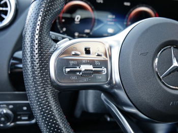 Mercedes-Benz GLA 250 e AMG Navi LED Kamera KeylessGo Klima