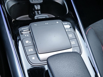 Mercedes-Benz GLA 250 e AMG Navi LED Kamera KeylessGo Klima
