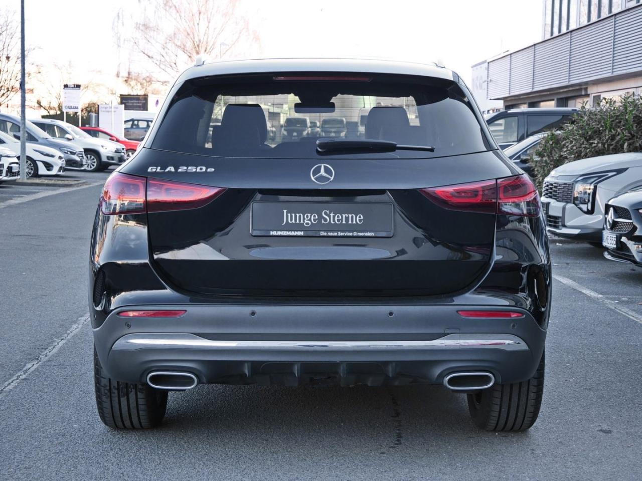Mercedes-Benz GLA 250 e AMG Navi LED Kamera KeylessGo Klima