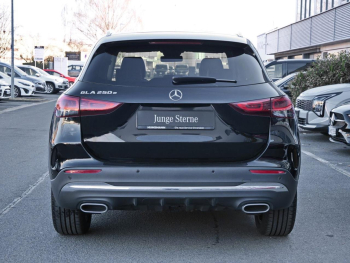 Mercedes-Benz GLA 250 e AMG Navi LED Kamera KeylessGo Klima