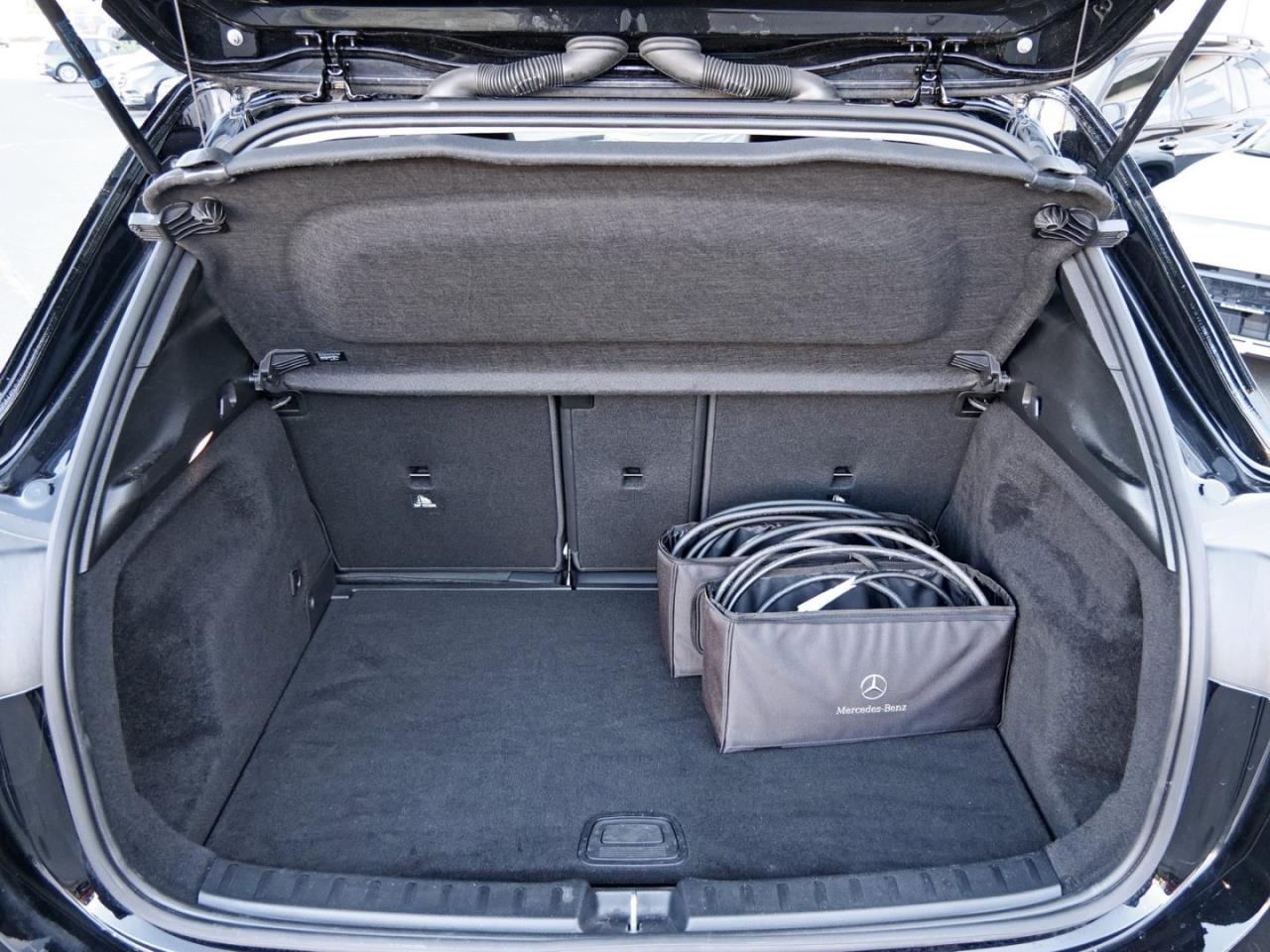 Mercedes-Benz GLA 250 e AMG Navi LED Kamera KeylessGo Klima