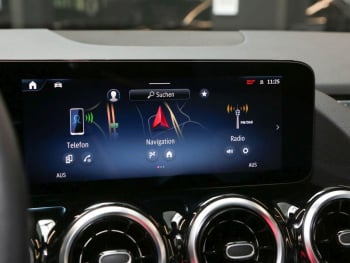 Mercedes-Benz GLA 250 e Progressive Burmester Panorama AHK