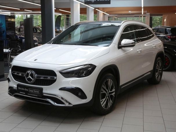 Mercedes-Benz GLA 250 e Progressive Burmester Panorama AHK