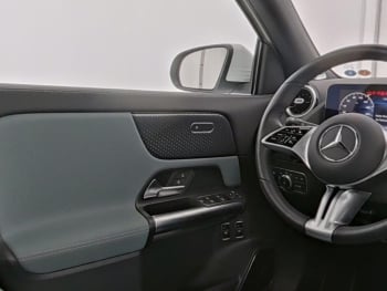 Mercedes-Benz GLA 250 e Progressive Burmester Panorama AHK