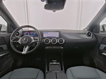 Mercedes-Benz GLA 250 e Progressive Burmester Panorama AHK