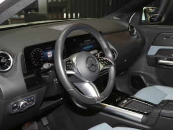 Mercedes-Benz GLA 250 e Progressive Burmester Panorama AHK