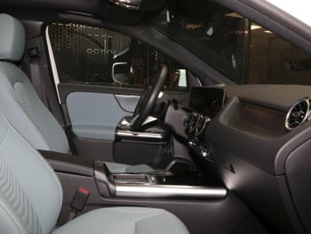 Mercedes-Benz GLA 250 e Progressive Burmester Panorama AHK