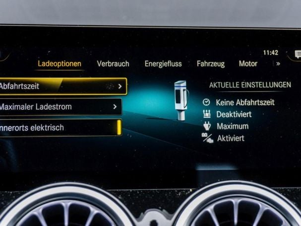 Mercedes-Benz GLA 250 e AMG Panorama Distronic  Memory 360°