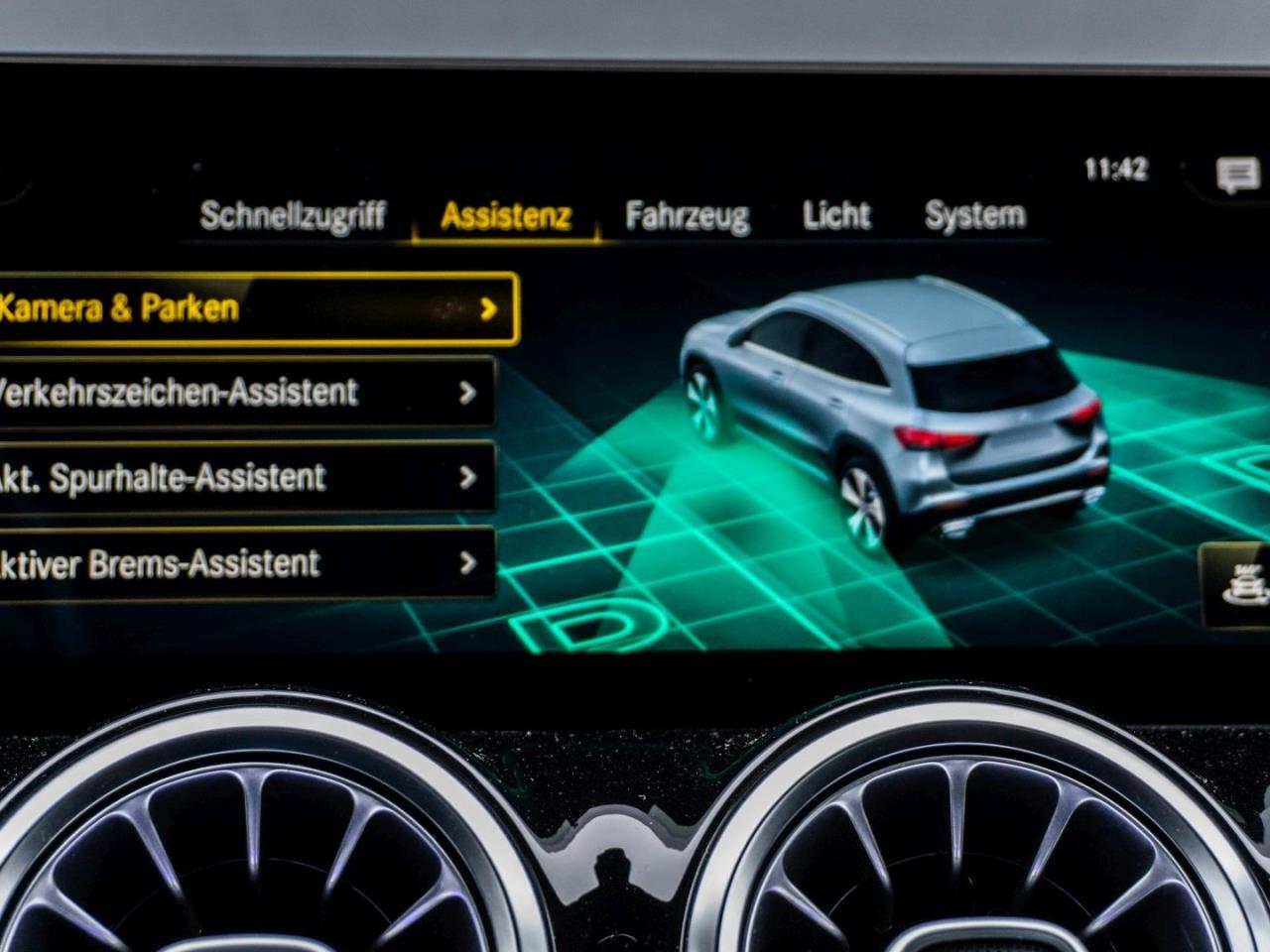 Mercedes-Benz GLA 250 e AMG Panorama Distronic  Memory 360°