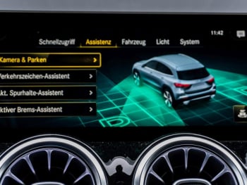 Mercedes-Benz GLA 250 e AMG Panorama Distronic  Memory 360°