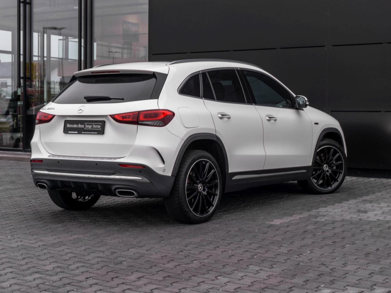 Mercedes-Benz GLA 250 e AMG Panorama Distronic  Memory 360°