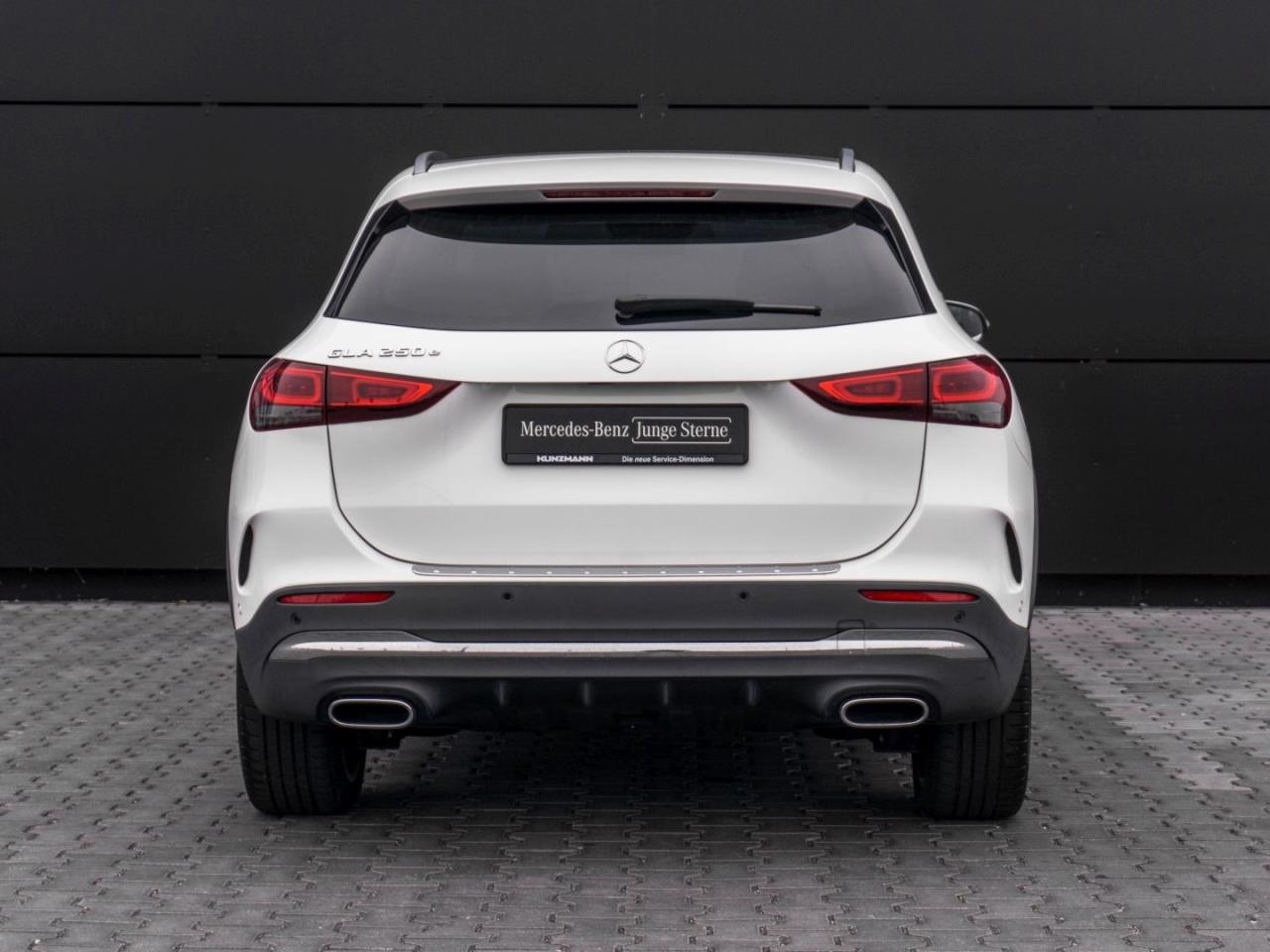 Mercedes-Benz GLA 250 e AMG Panorama Distronic  Memory 360°