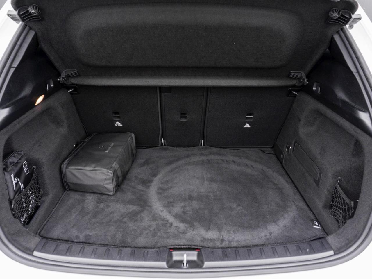 Mercedes-Benz GLA 250 e AMG Panorama Distronic  Memory 360°