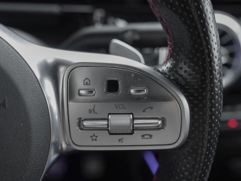 Mercedes-Benz GLA 250 e AMG Night Memory ParkP EasyP Burmester