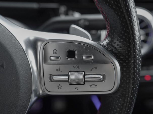 Mercedes-Benz GLA 250 e AMG Night Memory ParkP EasyP Burmester