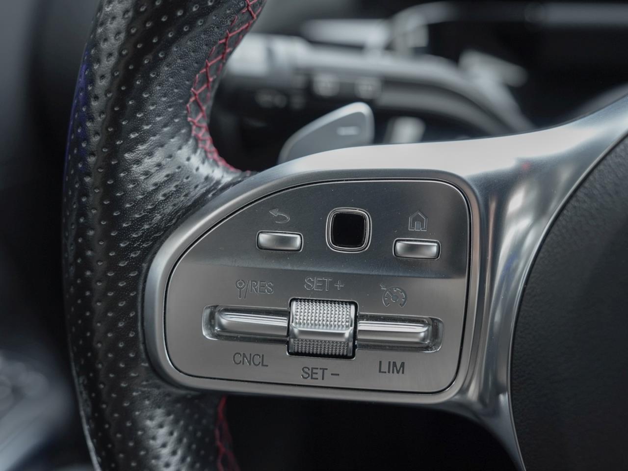 Mercedes-Benz GLA 250 e AMG Night Memory ParkP EasyP Burmester