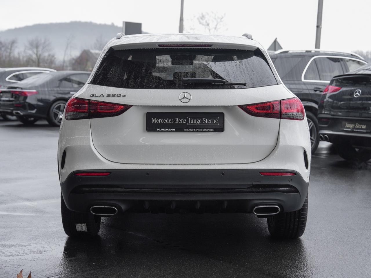 Mercedes-Benz GLA 250 e AMG Night Memory ParkP EasyP Burmester