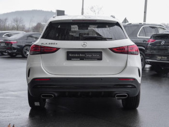 Mercedes-Benz GLA 250 e AMG Night Memory ParkP EasyP Burmester