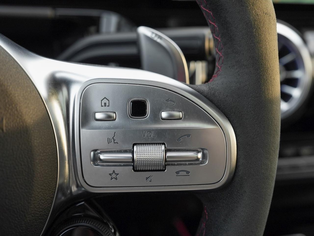 Mercedes-Benz GLA 35 AMG 4M Night Panorama Burmester Memory