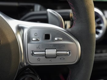 Mercedes-Benz GLA 35 AMG 4M Night Panorama Burmester Memory