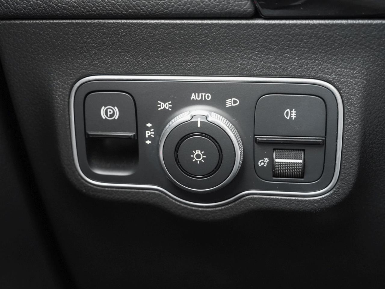 Mercedes-Benz GLA 35 AMG 4M Night Panorama Burmester Memory