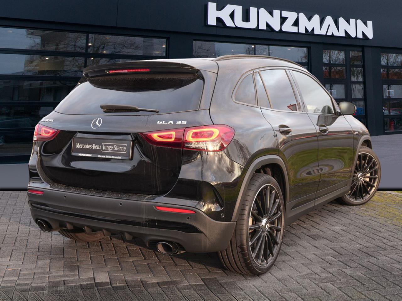 Mercedes-Benz GLA 35 AMG 4M Night Panorama Burmester Memory