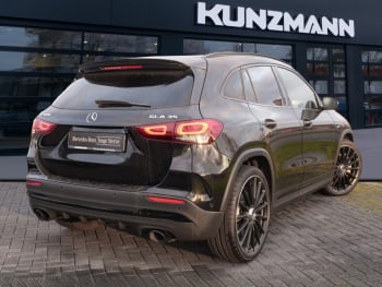 Mercedes-Benz GLA 35 AMG 4M Night Panorama Burmester Memory