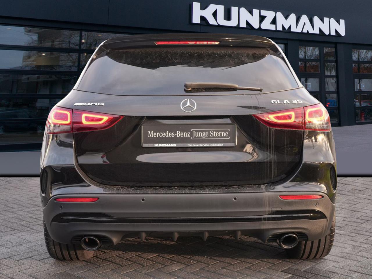 Mercedes-Benz GLA 35 AMG 4M Night Panorama Burmester Memory