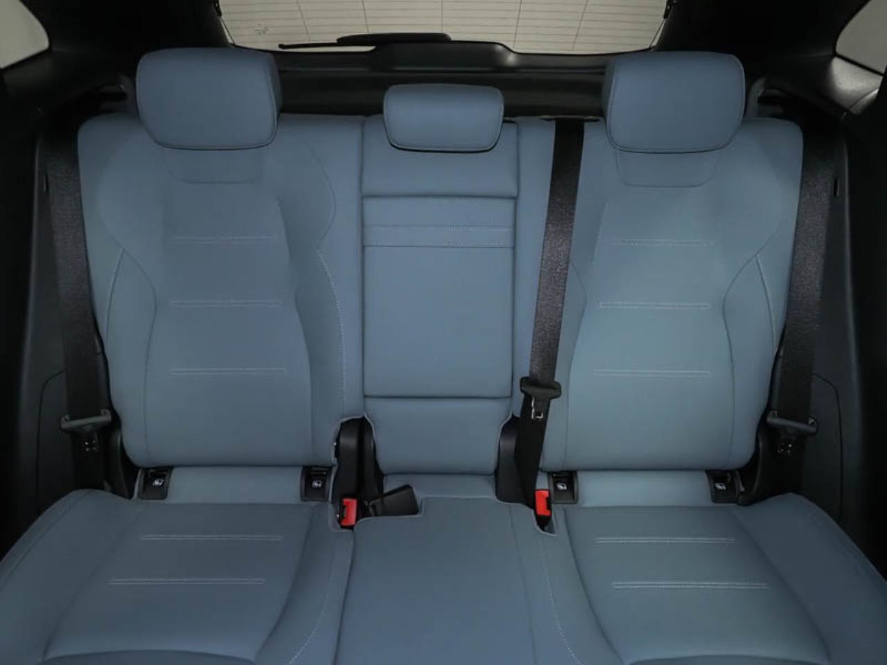 Mercedes-Benz GLA 35 AMG 4M Panorama Standhzg Distronic 360°