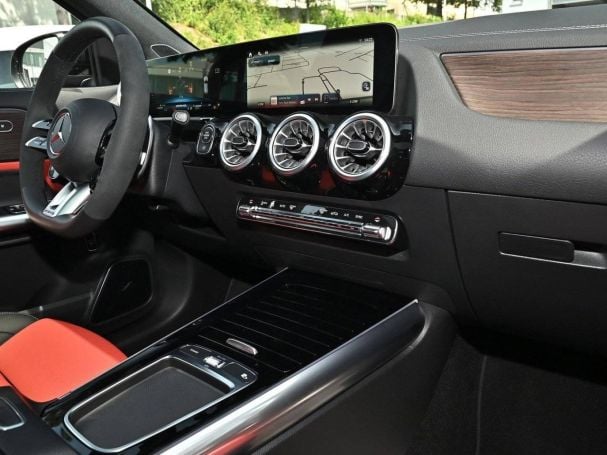 Mercedes-Benz GLA 45 AMG S 4M+ Night MBUX Distronic Panorama Mercedes-Benz GLA 45 AMG S 4M+ Night MBUX Distronic Panorama