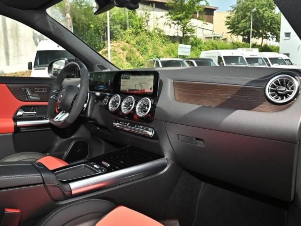 Mercedes-Benz GLA 45 AMG S 4M+ Night MBUX Distronic Panorama Mercedes-Benz GLA 45 AMG S 4M+ Night MBUX Distronic Panorama