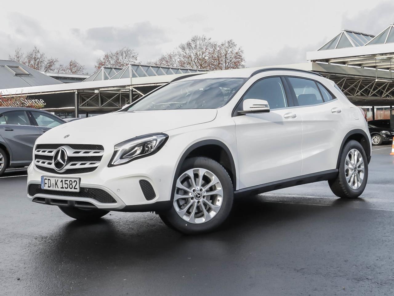 Mercedes-Benz GLA 180 Style Business LED