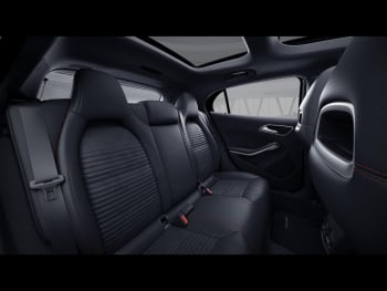 Mercedes-Benz GLA 250 4M AMG Comand Panorama Easy-Pack 360°