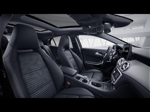 Mercedes-Benz GLA 250 4M AMG Comand Panorama Easy-Pack 360° Mercedes-Benz GLA 250 4M AMG Comand Panorama Easy-Pack 360°