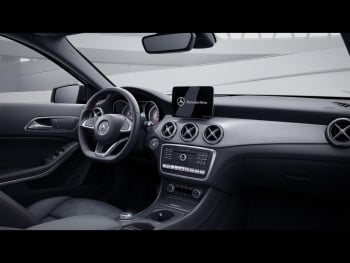 Mercedes-Benz GLA 250 4M AMG Comand Panorama Easy-Pack 360°